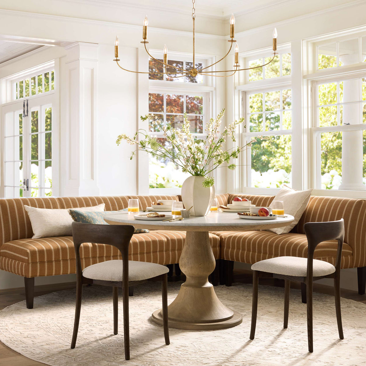 Swooplace Round Chandelier