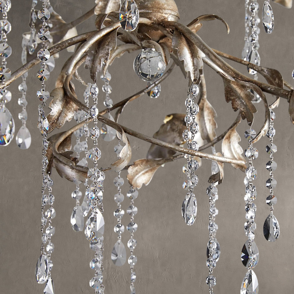 Vinetress Round Chandelier