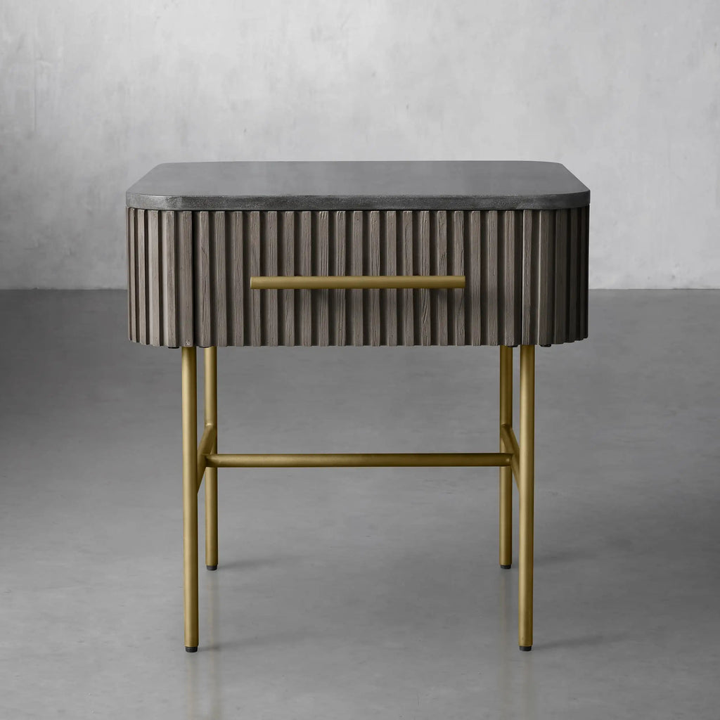 Finelle End Table with Drawer
