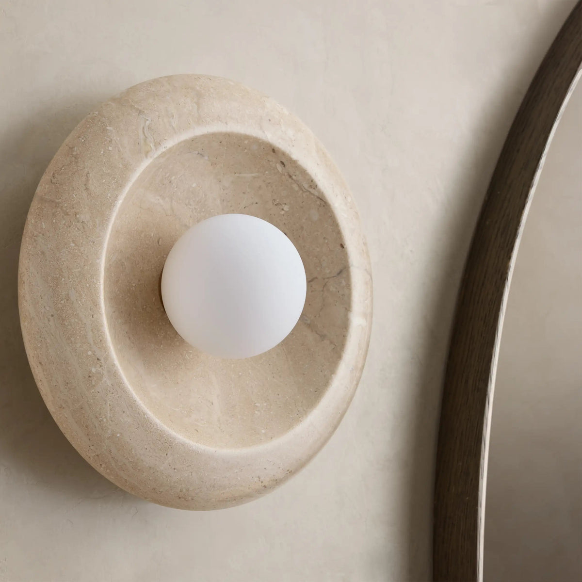 Curvenest Sconce