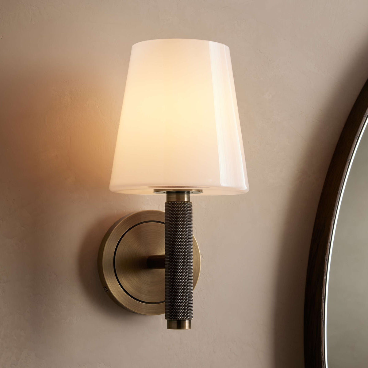 Knurlhush Sconce