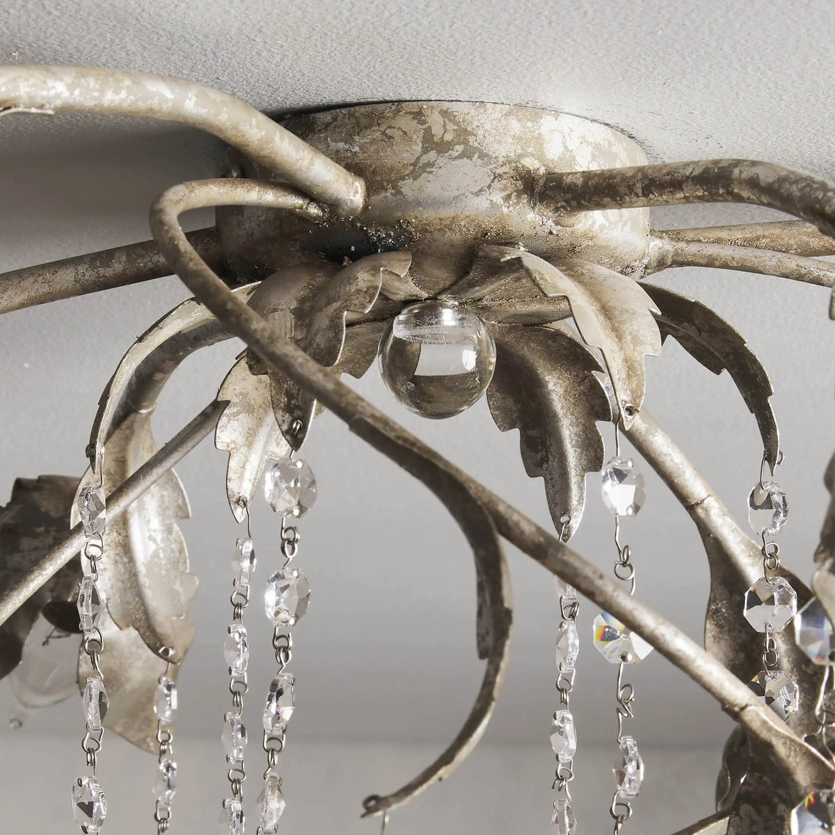 Vinetress Flushmount