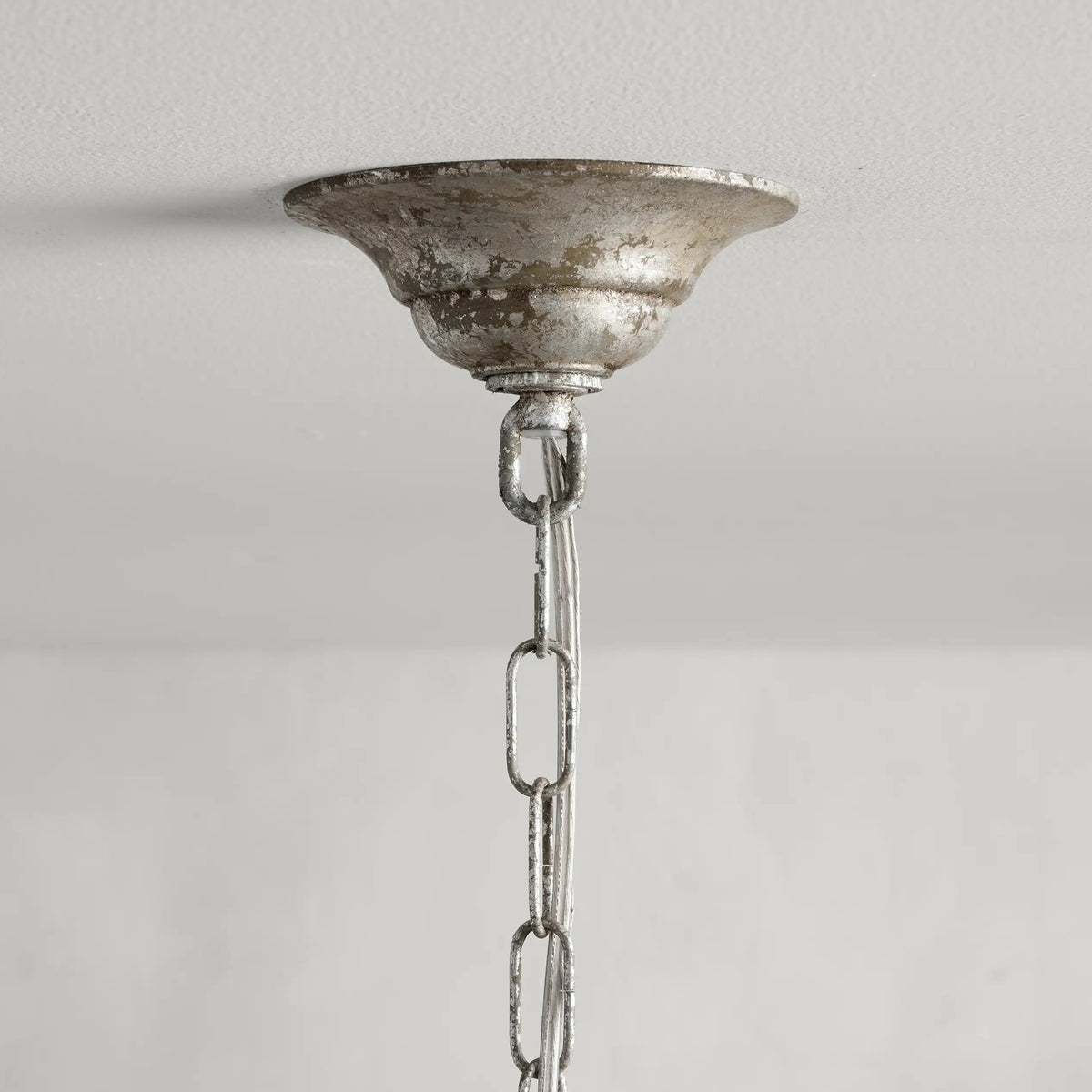 Vinetress 28" Pendant