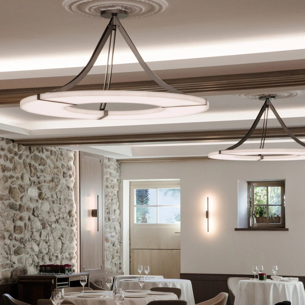 Halo Alabaster Pendant Light – Black & White LED Chandelier