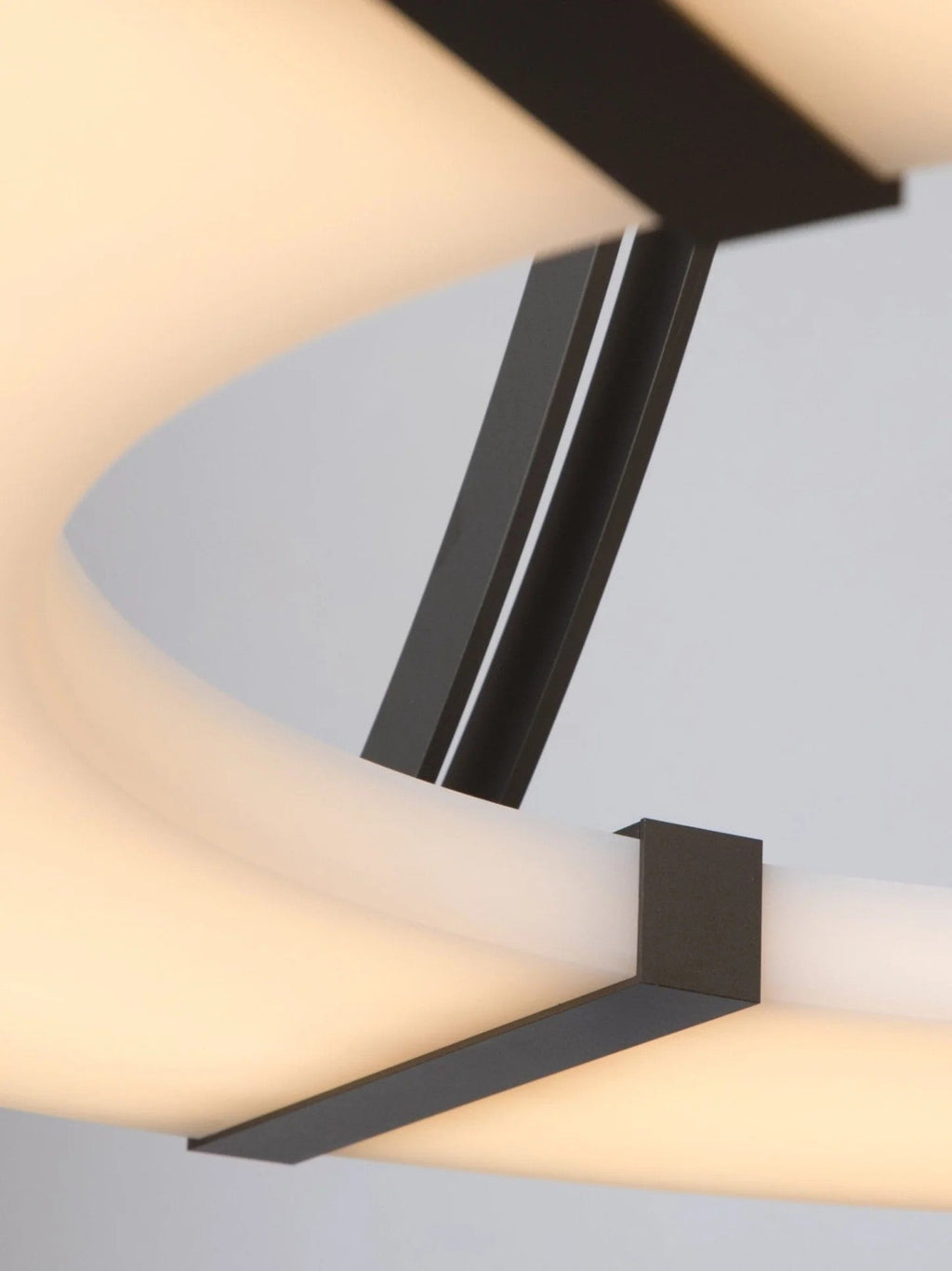 Halo Alabaster Pendant Light – Black & White LED Chandelier