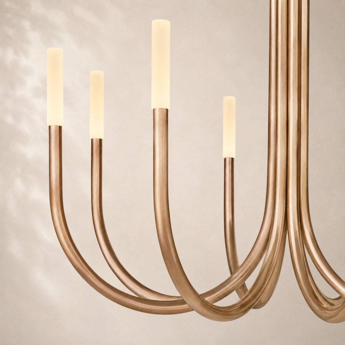 Rouvenza Round Chandelier 38"