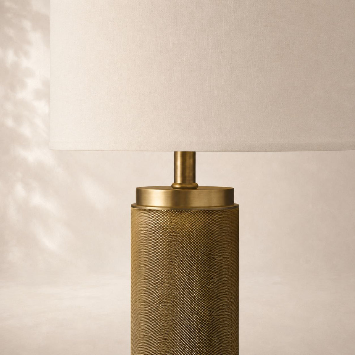 Utivo Knurled Table Lamp 15" 30"